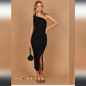 Petal & Pup Black One-Shoulder Midi Dress